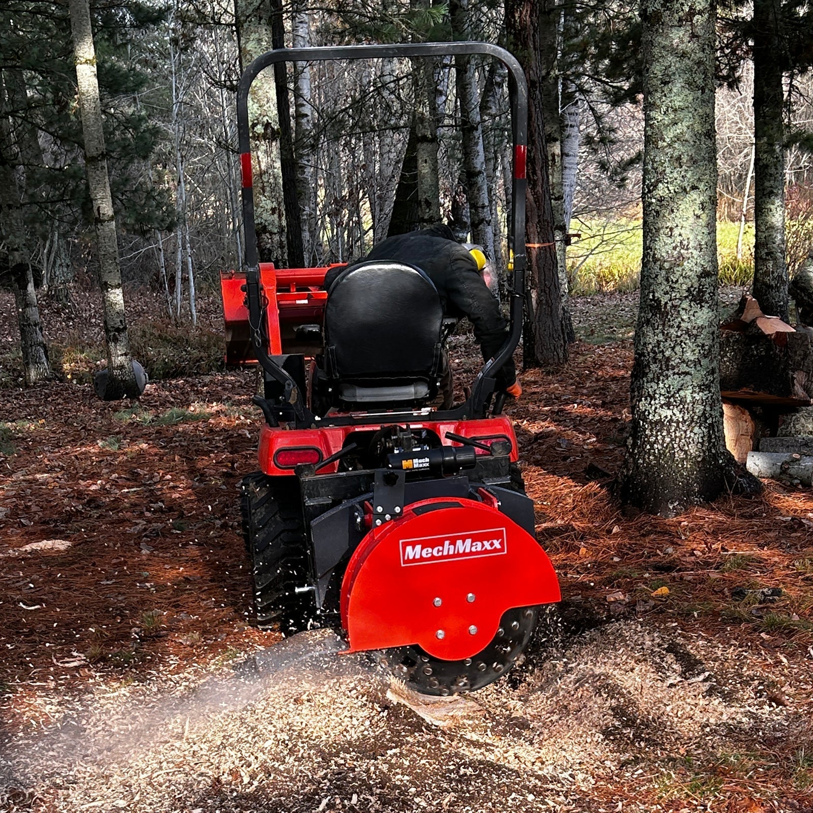 3-Point PTO Stump Grinder with 34 Carbide Teeth (PTO Shaft Included with Slip Clutch),  for 15-45HP Tractor,